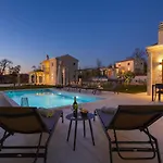 Villa Alloro With Pool