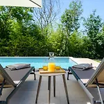 Alloro With Pool Villa Muntrilj