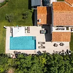 Villa Alloro With Pool *