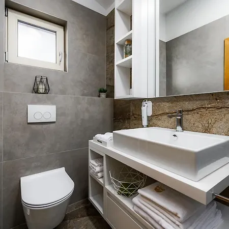 Alloro With Pool Villa Muntrilj