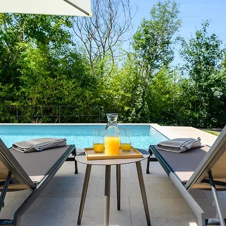 Alloro With Pool Villa Muntrilj