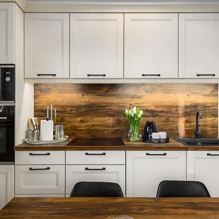 Alloro With Pool Muntrilj