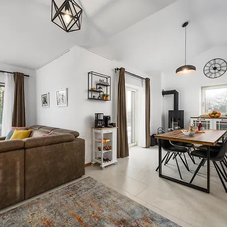 Alloro With Pool * Muntrilj