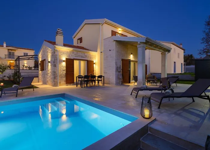 Alloro With Pool Vila