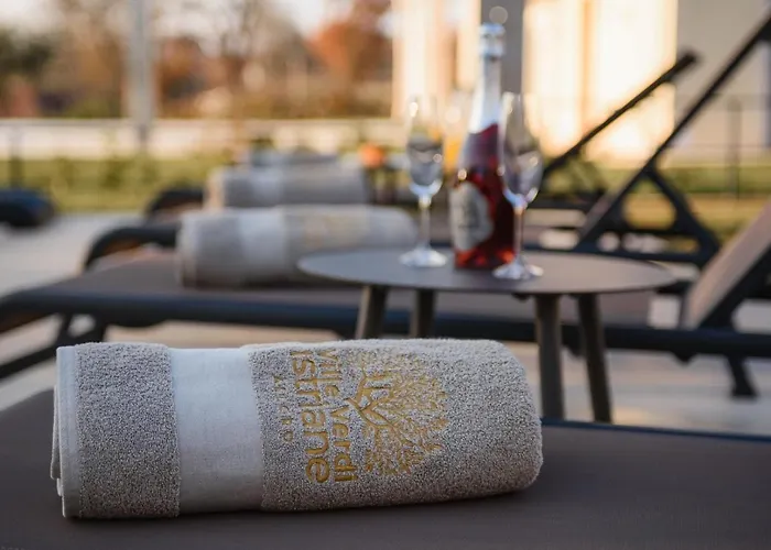 Alloro With Pool Vila Muntrilj