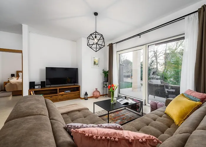 Alloro With Pool Vila *